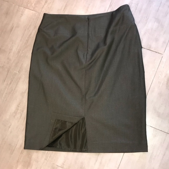 Grey Skirt Suit - Picture 8 of 8